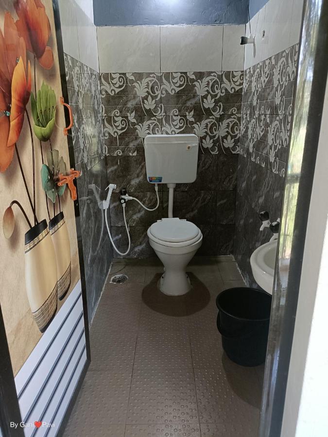 戈卡尔纳 Golden Wings Cafe酒店 外观 照片